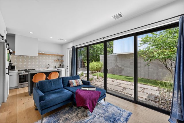 1206 Luna ST 2, Austin, TX 78721