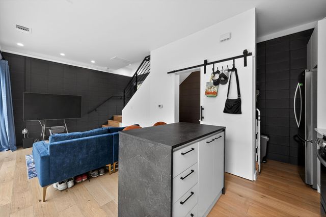 1206 Luna ST 2, Austin, TX 78721