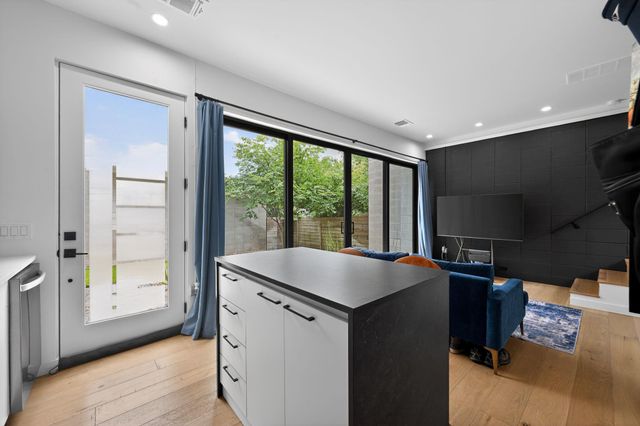 1206 Luna ST 2, Austin, TX 78721