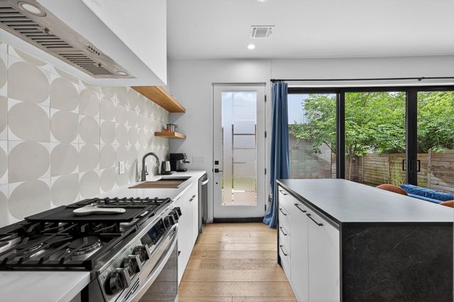 1206 Luna ST 2, Austin, TX 78721