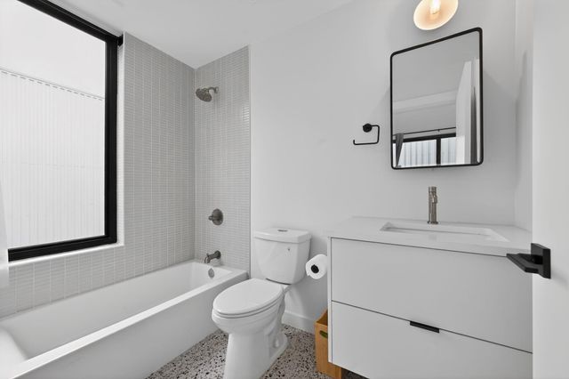 1206 Luna ST 2, Austin, TX 78721