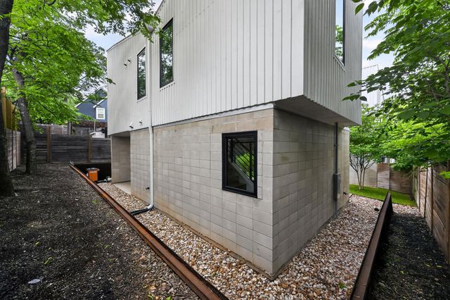 1206 Luna ST 2, Austin, TX 78721