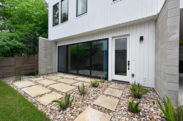 1206 Luna ST 2, Austin, TX 78721