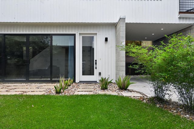 1206 Luna ST 2, Austin, TX 78721