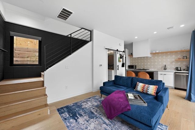 1206 Luna ST 2, Austin, TX 78721