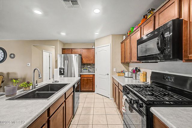 5063 S River Run Drive, Tucson, AZ 85746