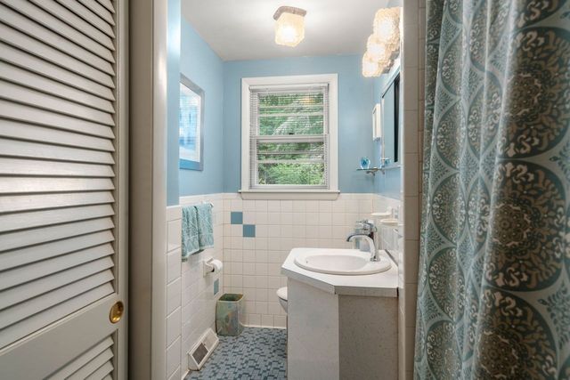 6 Johnson Rd, Sharon, MA 02067