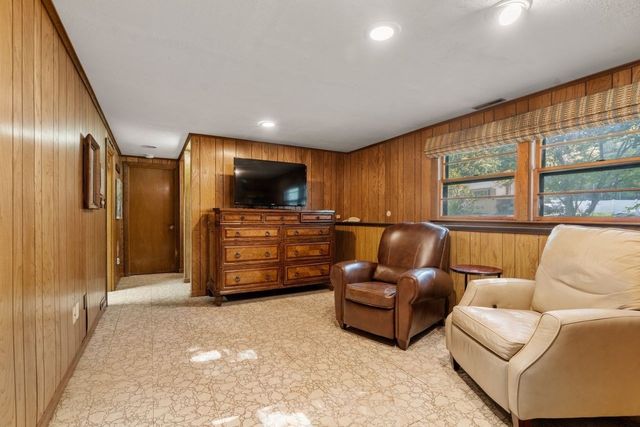 6 Johnson Rd, Sharon, MA 02067