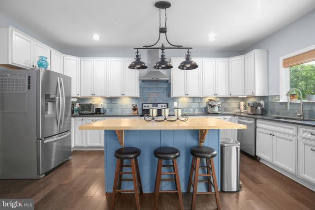 60 RIVER FALLS RD, Fredericksburg, VA 22406