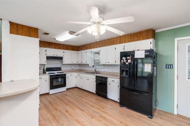 114 S Dugan Street, Bells, TX 75414