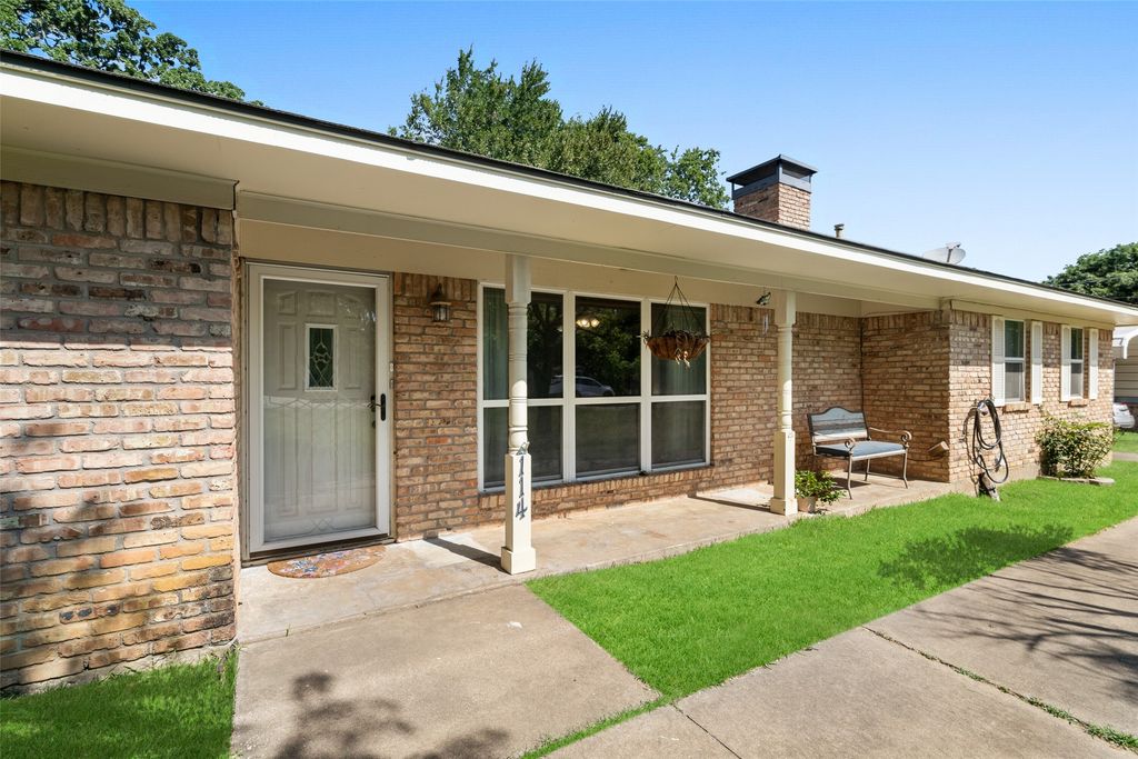 114 S Dugan Street, Bells, TX 75414