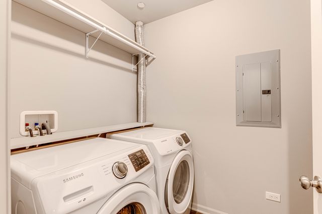 115 Lake Street 304, Libertyville, IL 60048