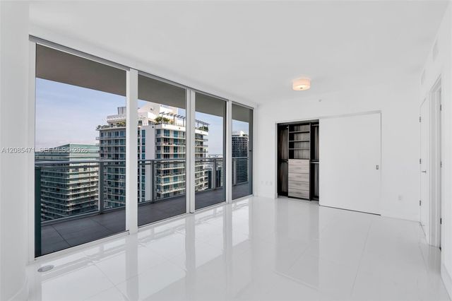 1080 Brickell Avenue 3900-3901, Miami, FL 33131