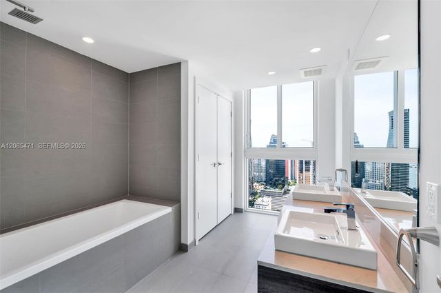 1080 Brickell Avenue 3900-3901, Miami, FL 33131