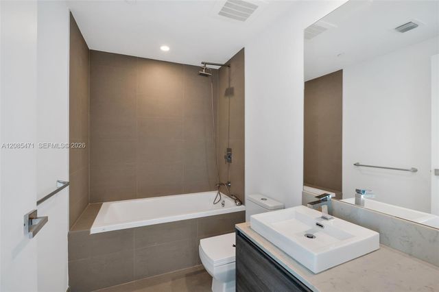 1080 Brickell Avenue 3900-3901, Miami, FL 33131