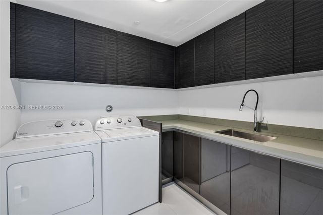 1080 Brickell Avenue 3900-3901, Miami, FL 33131