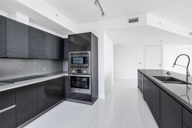 1080 Brickell Avenue 3900-3901, Miami, FL 33131