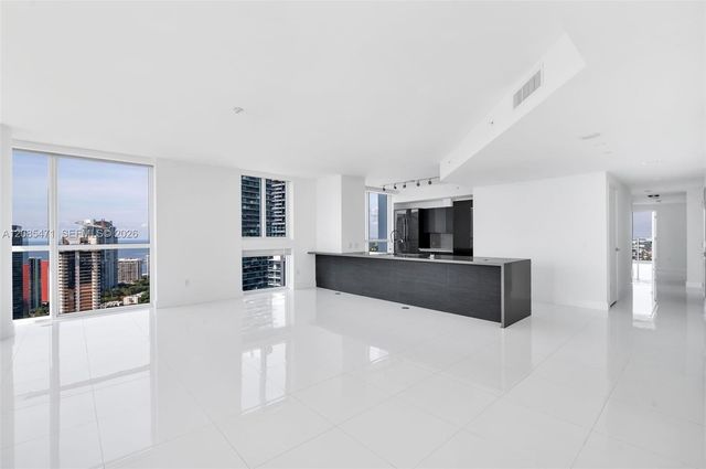 1080 Brickell Avenue 3900-3901, Miami, FL 33131