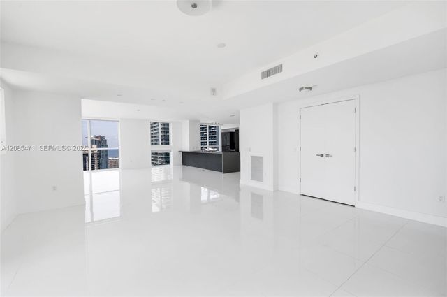 1080 Brickell Avenue 3900-3901, Miami, FL 33131