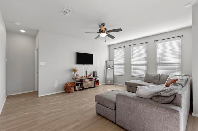 7600 Gangway Drive, Fort Worth, TX 76179