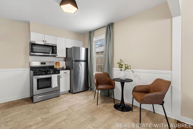 814 Woolsey Drive SW, Grand Rapids, MI 49503