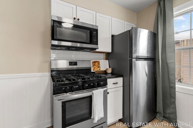 814 Woolsey Drive SW, Grand Rapids, MI 49503