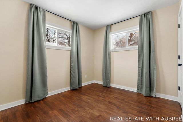 814 Woolsey Drive SW, Grand Rapids, MI 49503