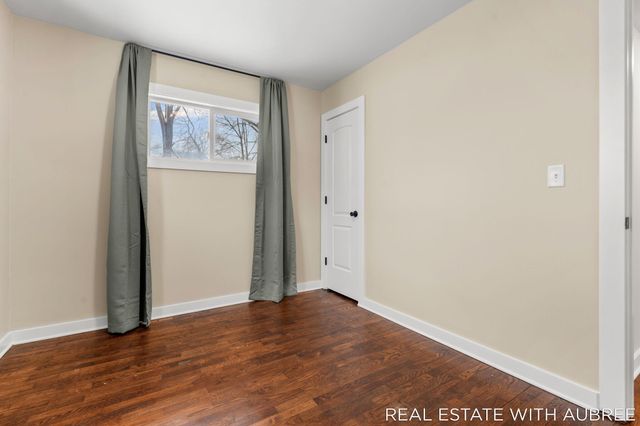 814 Woolsey Drive SW, Grand Rapids, MI 49503