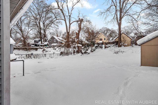 814 Woolsey Drive SW, Grand Rapids, MI 49503