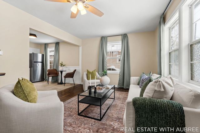 814 Woolsey Drive SW, Grand Rapids, MI 49503