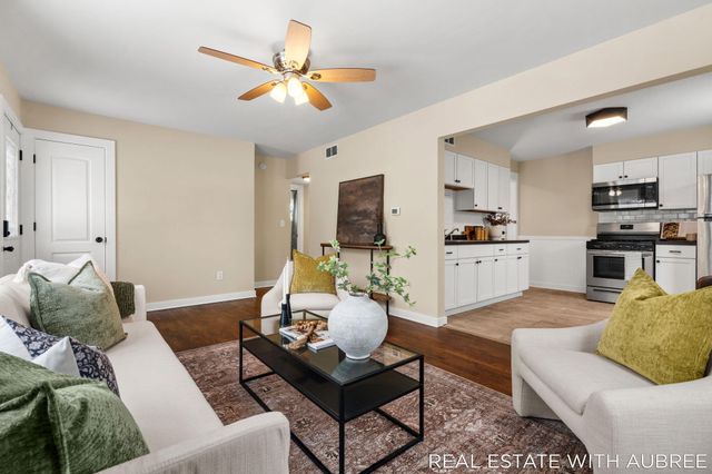 814 Woolsey Drive SW, Grand Rapids, MI 49503