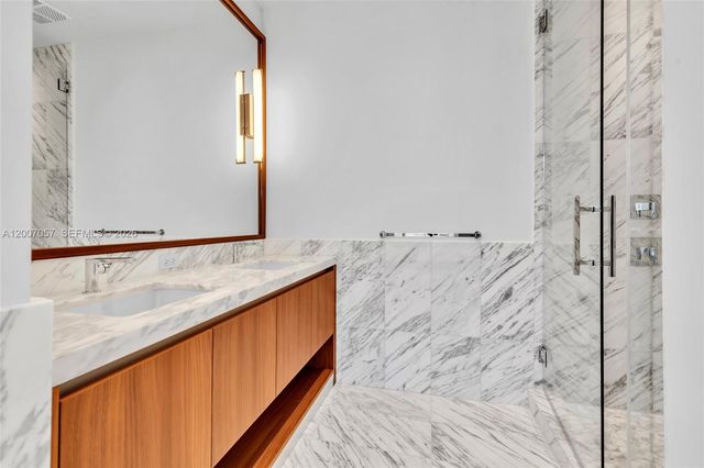 175 SE 25 Road 803, Miami, FL 33129