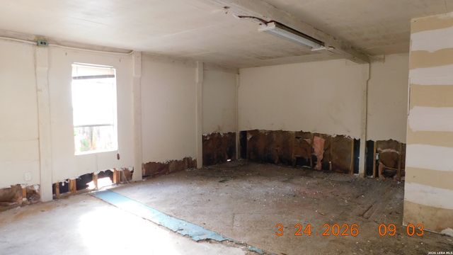 912 Theo, San Antonio, TX 78225