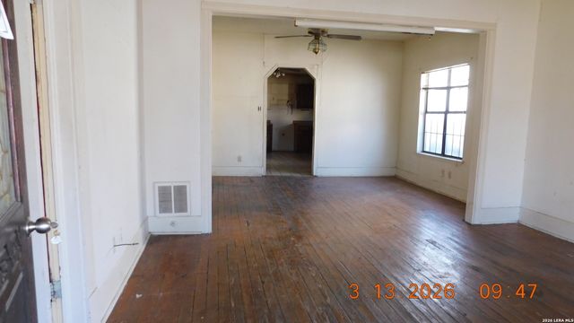 912 Theo, San Antonio, TX 78225