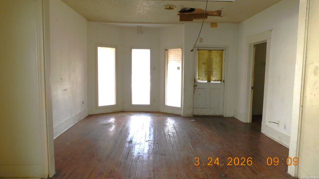 912 Theo, San Antonio, TX 78225