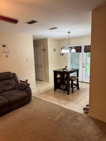 917 Leach Street, Kilgore, TX 75662
