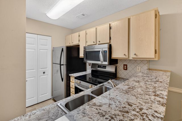 188 Midland Parkway 103, Summerville, SC 29485