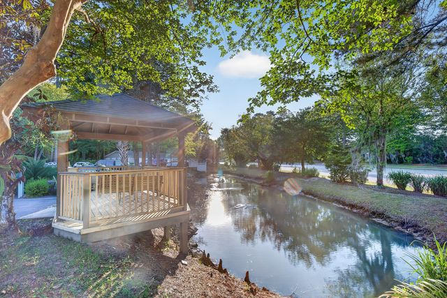 188 Midland Parkway 103, Summerville, SC 29485
