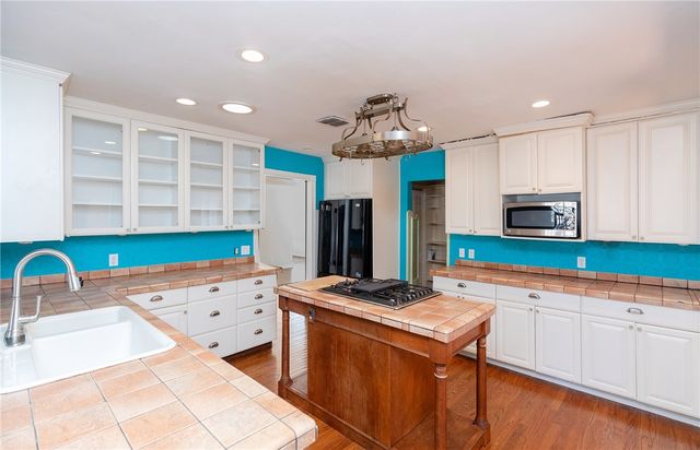 534 Harrison St, Corpus Christi, TX 78404