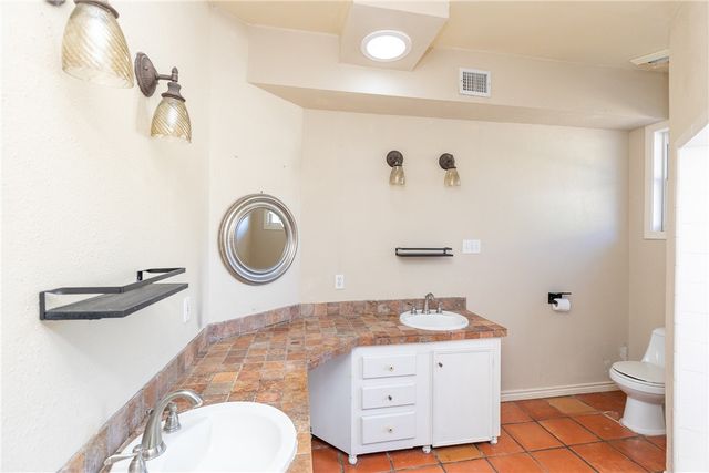 534 Harrison St, Corpus Christi, TX 78404