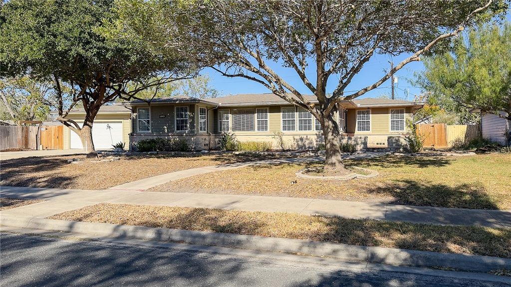 534 Harrison St, Corpus Christi, TX 78404