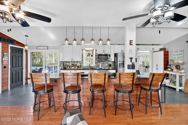 11260 Monclova Road, Monclova, OH 43542