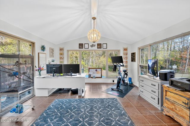 11260 Monclova Road, Monclova, OH 43542