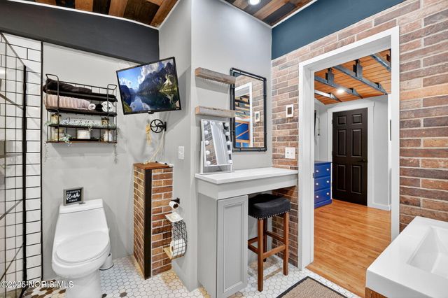 11260 Monclova Road, Monclova, OH 43542