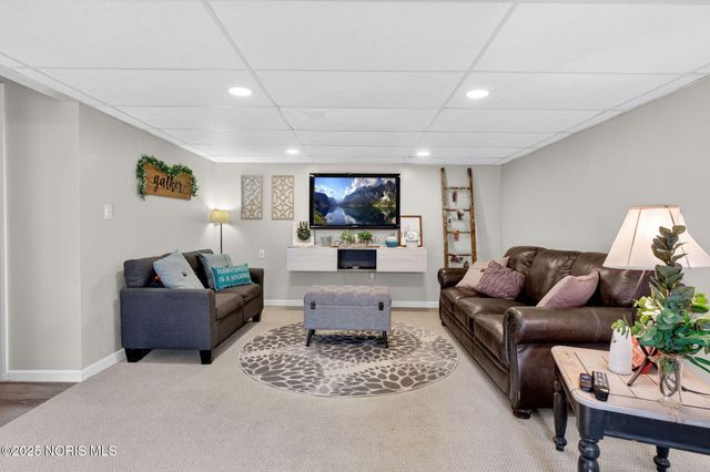 11260 Monclova Road, Monclova, OH 43542