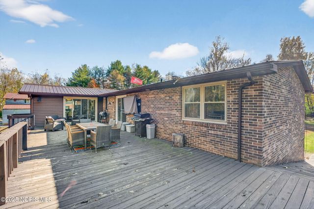 11260 Monclova Road, Monclova, OH 43542