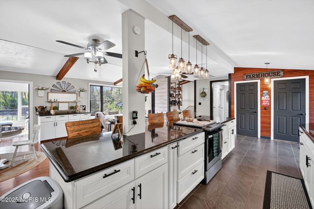 11260 Monclova Road, Monclova, OH 43542