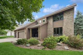 3633 Oak Creek Terrace, Vadnais Heights, MN 55127