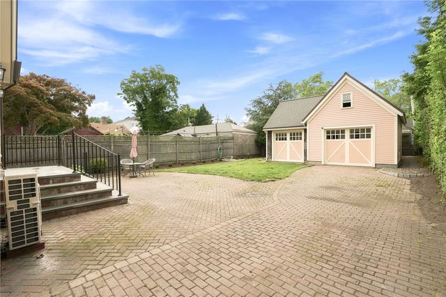 21 Elm Street, Newport, RI 02840