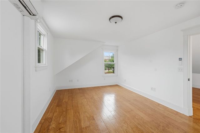 21 Elm Street, Newport, RI 02840